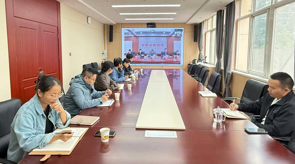 学校参加“全省2025年教育事业统计工作部署暨培训视频会议”